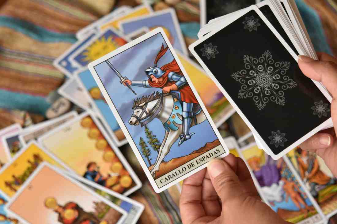 Knight of Swords: Meaning, Symbolism, and Tarot Guide