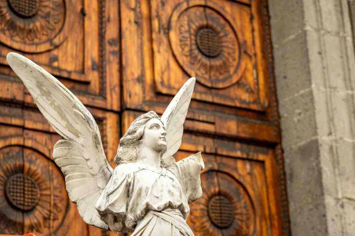 707 Angel Number Meaning: Twin Flames, Love and Career 