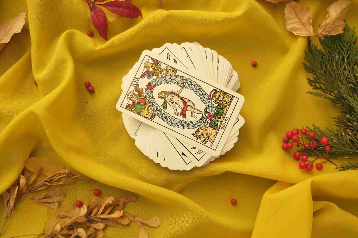 The World Reversed: Tarot Meaning, Love, and Career Guide 