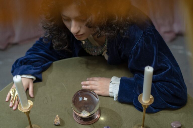 How to Read a Crystal Ball: A Step-by-Step Guide for a Beginner